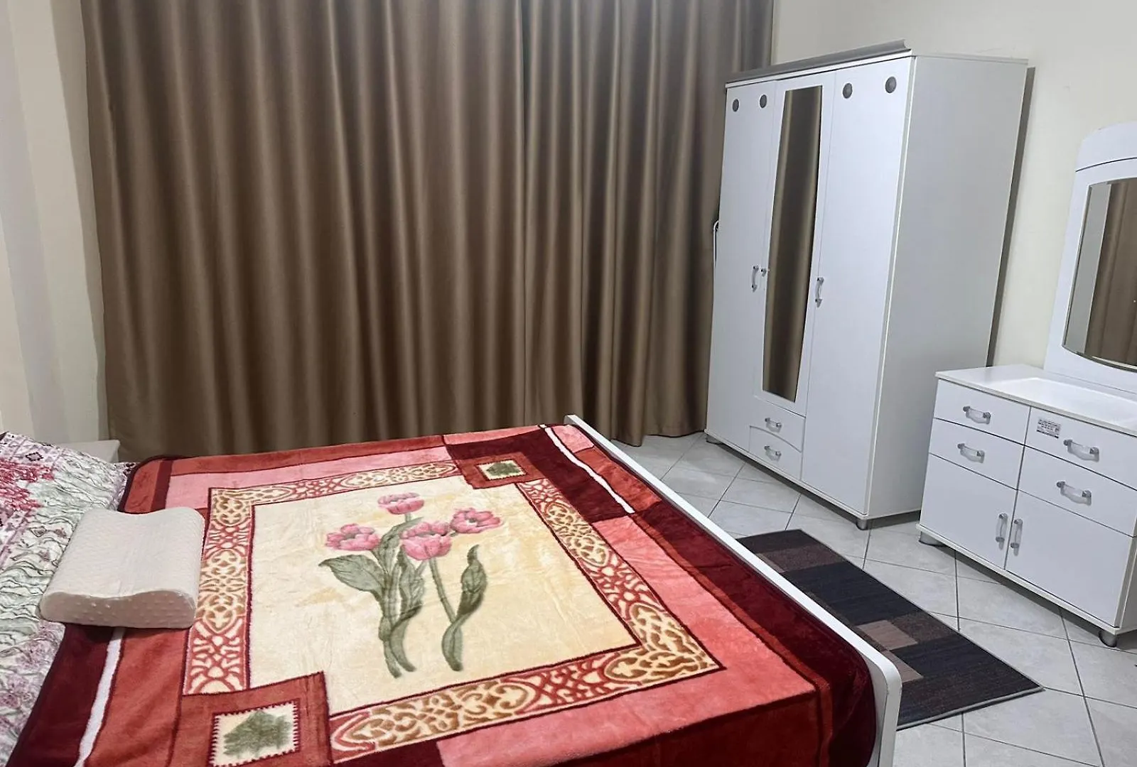 Solaire 7 Building Hostel Dubai United Arab Emirates