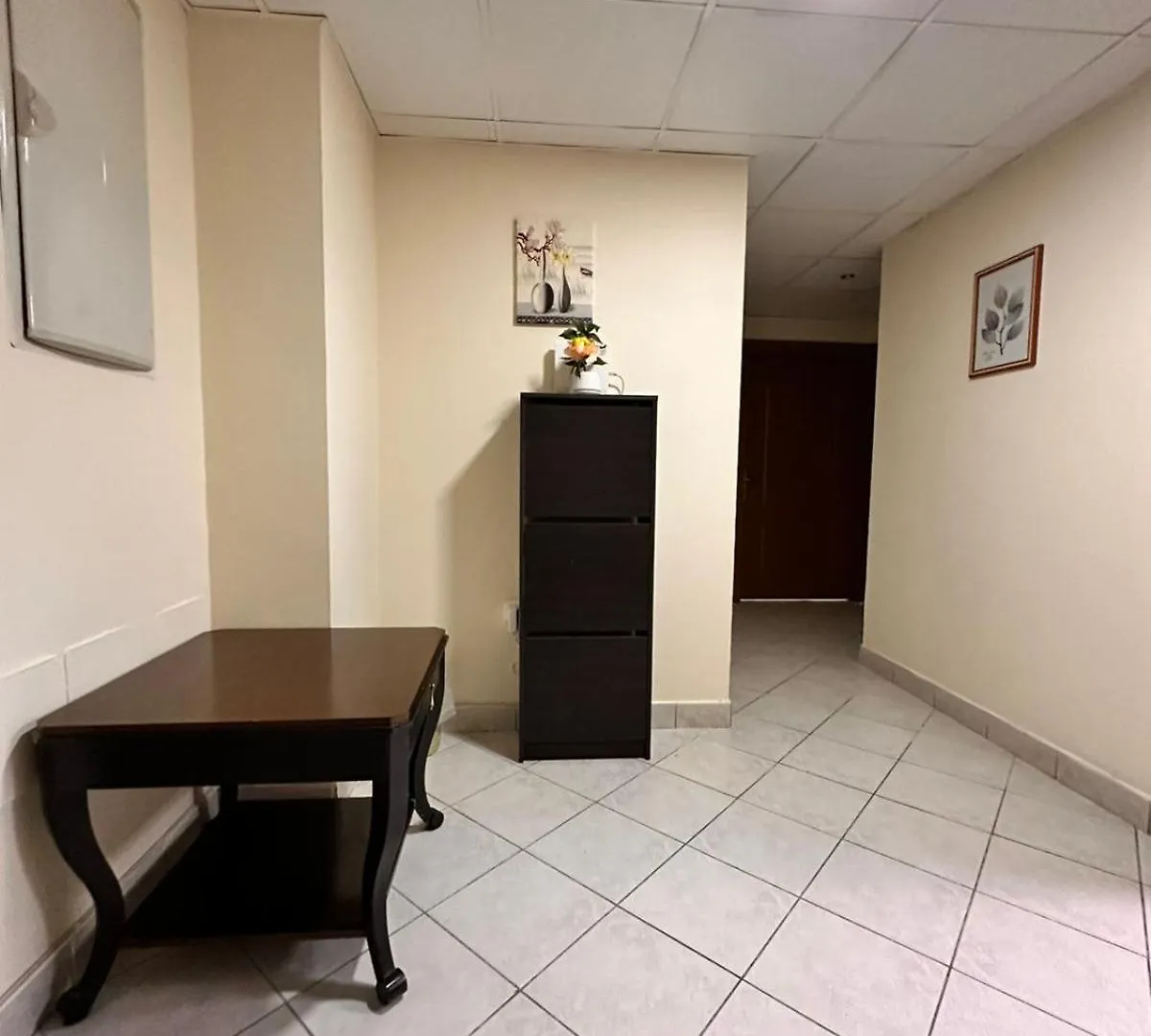 Solaire 7 Building Hostel Dubai
